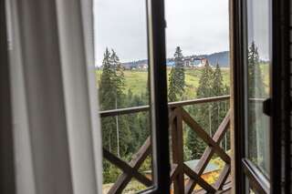 Отель MK Resort (ex. Магия Карпат) Буковель Полулюкс с видом на горы-1
