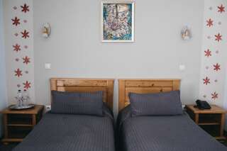 Отель MK Resort (ex. Магия Карпат) Буковель Стандартный двухместный номер с 2 отдельными кроватями-1