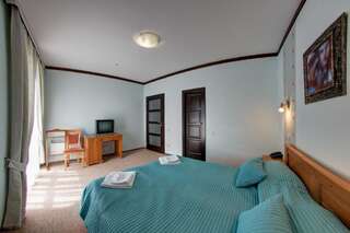 Отель MK Resort (ex. Магия Карпат) Буковель Стандартный двухместный номер с 1 кроватью и балконом-7