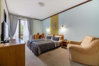 Отель MK Resort (ex. Магия Карпат) Буковель Полулюкс с 2 отдельными кроватями, вид на горы-3