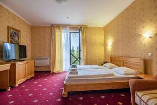 Отель MK Resort (ex. Магия Карпат) Буковель Двухместный номер с 1 кроватью и видом на горы-2