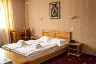 Отель MK Resort (ex. Магия Карпат) Буковель Двухместный номер с 1 кроватью, без балкона-2