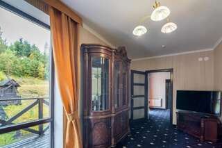 Отель MK Resort (ex. Магия Карпат) Буковель Люкс «Премиум» с видом на горы-6
