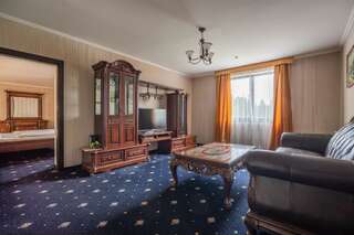 Отель MK Resort (ex. Магия Карпат) Буковель Люкс «Премиум» без балкона-5